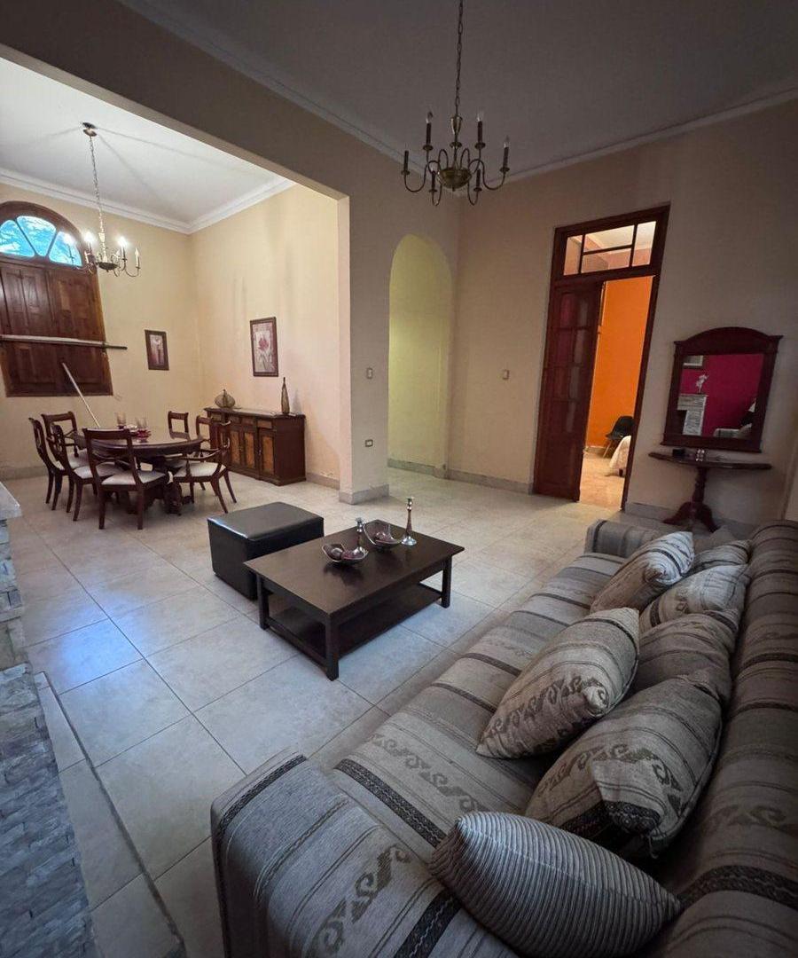 Foto de IMPORTANTE CASA EN VENTA - AV. MORENO (S) AL 700, imagen 4