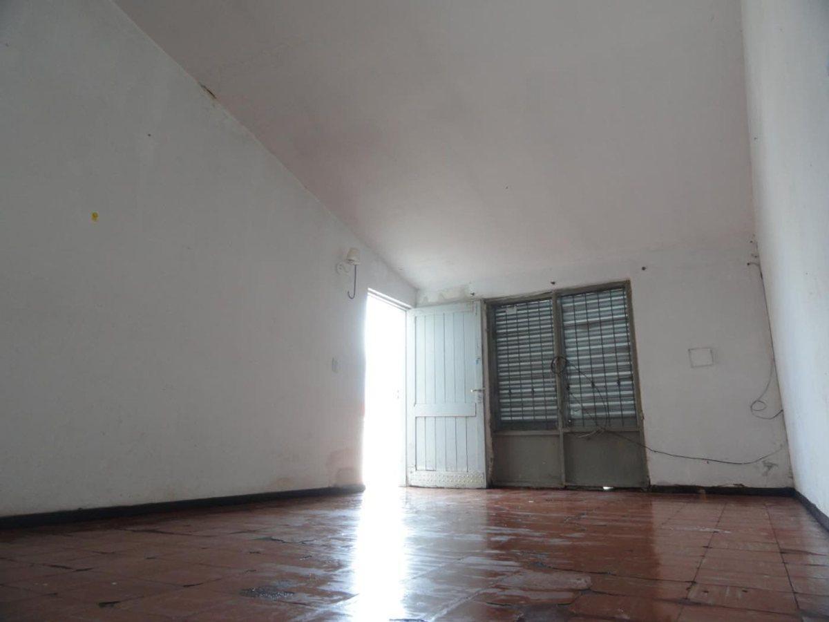 Foto de VENTA DE CASA CUATRO DORMITORIOS, BARRIO AUTONOMIA, imagen 2