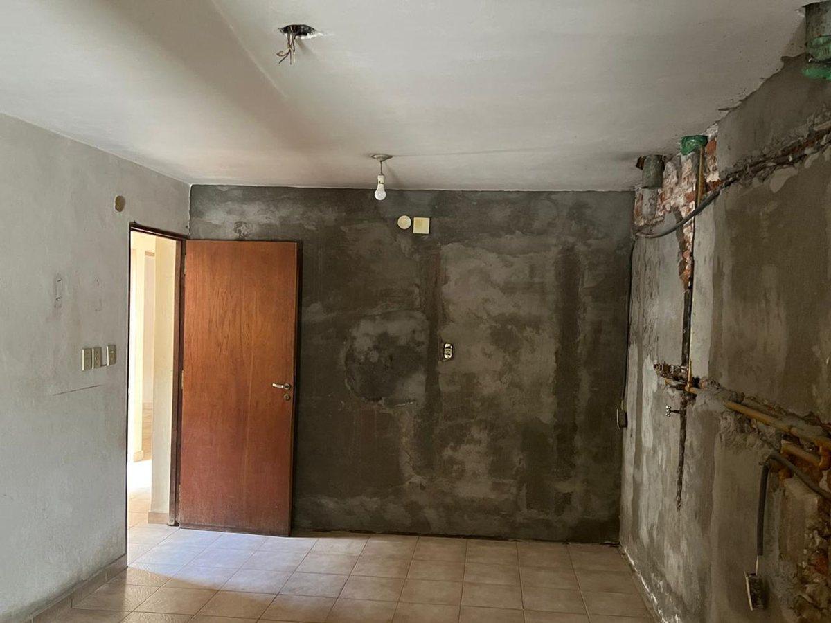 Foto de VENTA DE CASA A REFACCIONAR, CALLE SARMIENTO, imagen 4