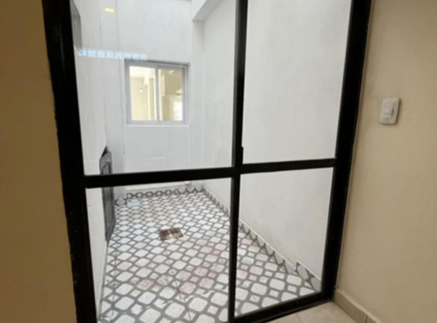 Foto de CASA MODERNA, 2 PLANTAS C/GARAGE · ZONA TRIBUNALES, imagen 2