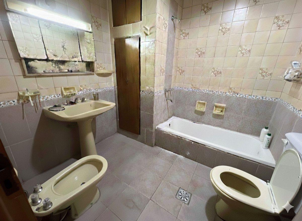 Foto de VENTA DOS CASAS CON LOCAL EN ZONA CASA DE GOBIERNO, imagen 5