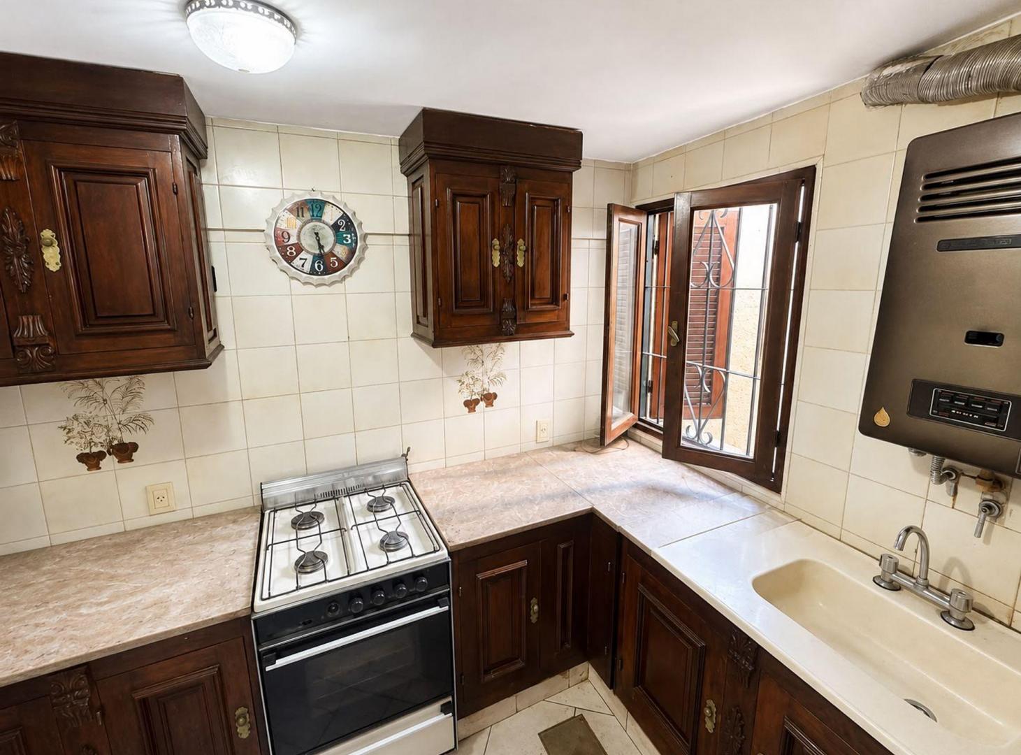Foto de HERMOSA CASA EN PLENO CENTRO DE SGO, imagen 5