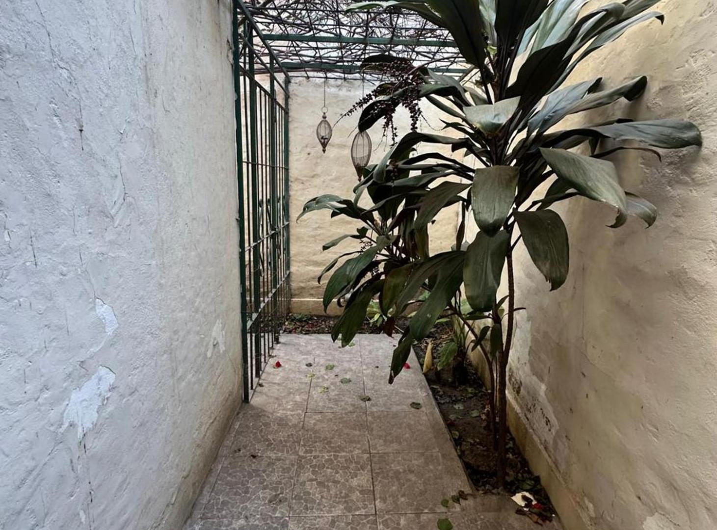 Foto de HERMOSA CASA EN PLENO CENTRO DE SGO, imagen 2
