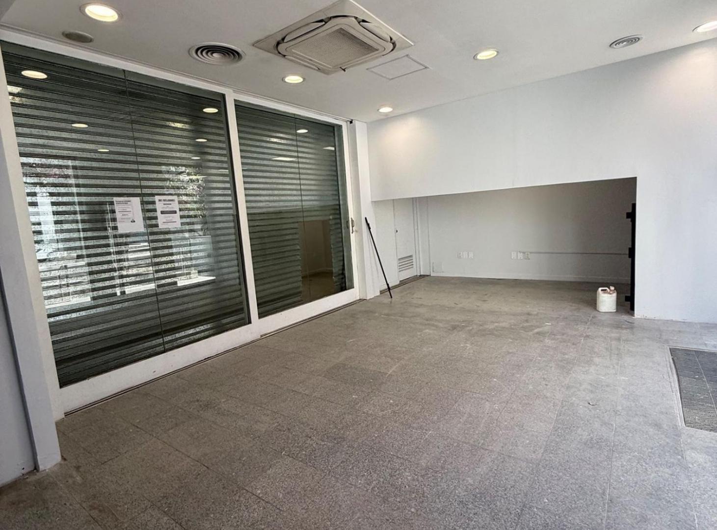 Foto de ALQUILER LOCAL COMERCIAL AV. BELGRANO SUR, imagen 1