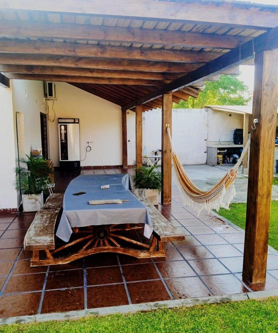 Foto de VENTA CASA ESQUINA CON PILETA Y COCHERA DOBLE, imagen 1