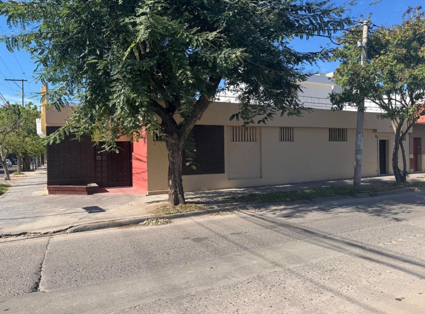 Foto de VENTA CASA ESQUINA CON POTENCIAL, TERRAZA Y ASADOR, imagen 3