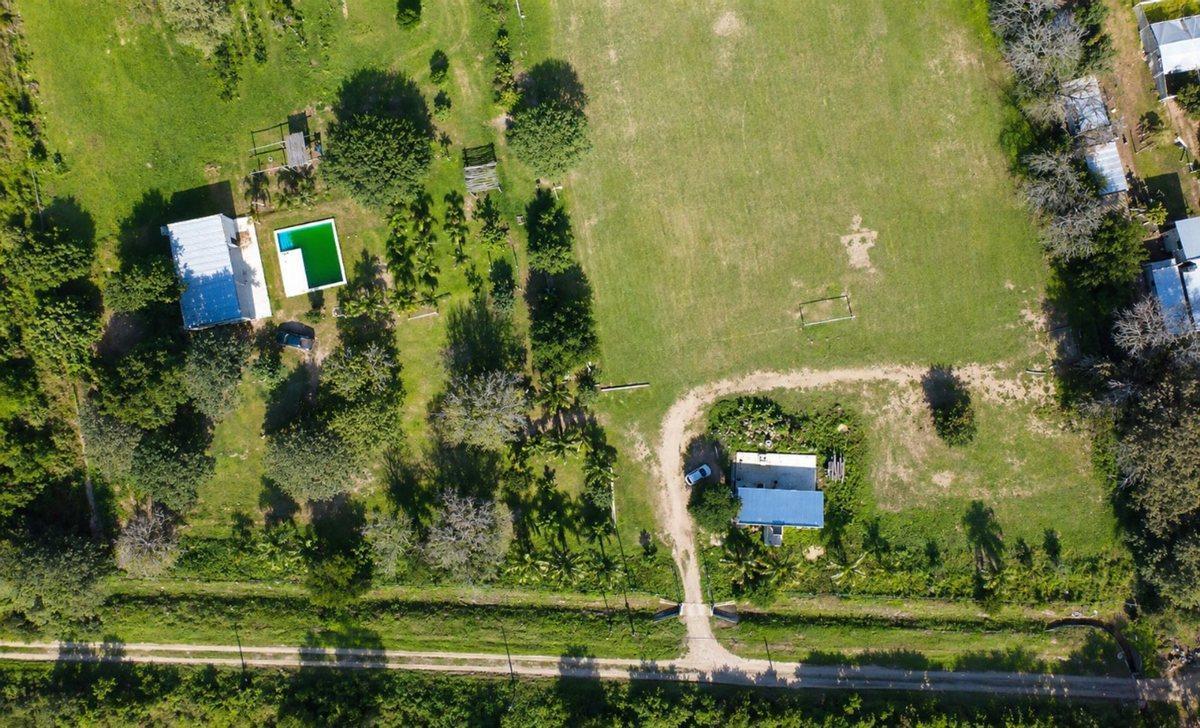 Foto de EN VENTA QUINTA 4.6 ha. CON CANCHAS Y PILETA., imagen 3