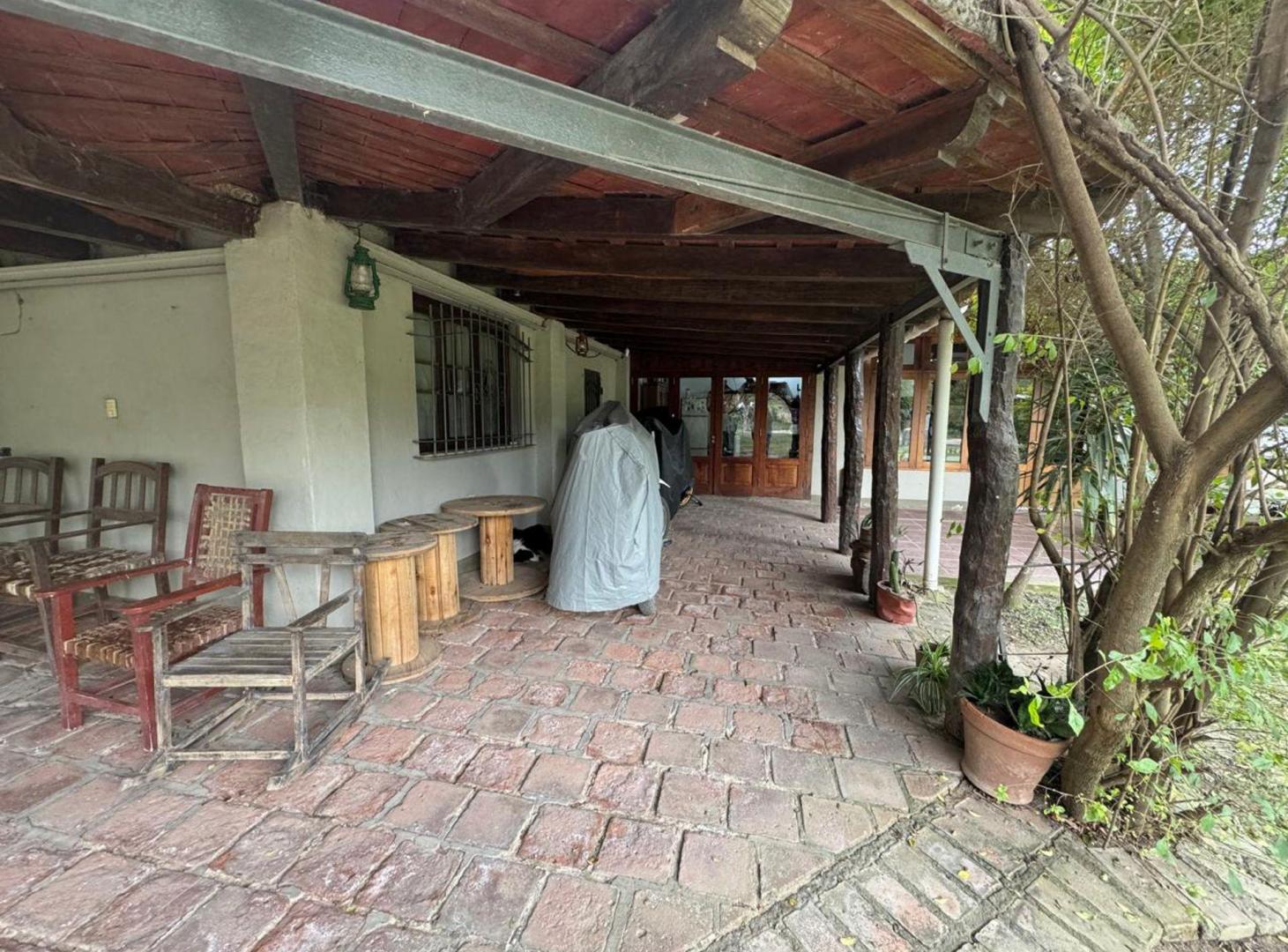 Foto de Casa con 2 cabañas y pileta en 6.400 m², imagen 4