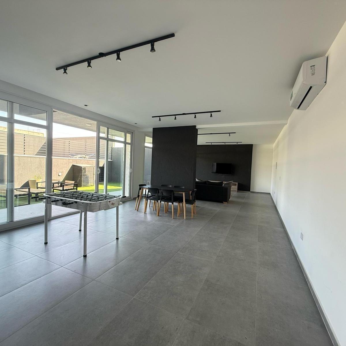 Departamento en Moreno Center 3