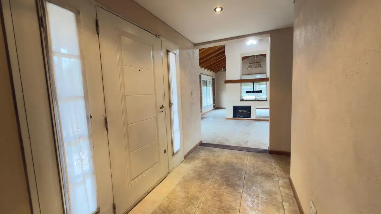Venta Casa 3 dormitorios Bº El Sausalito 3