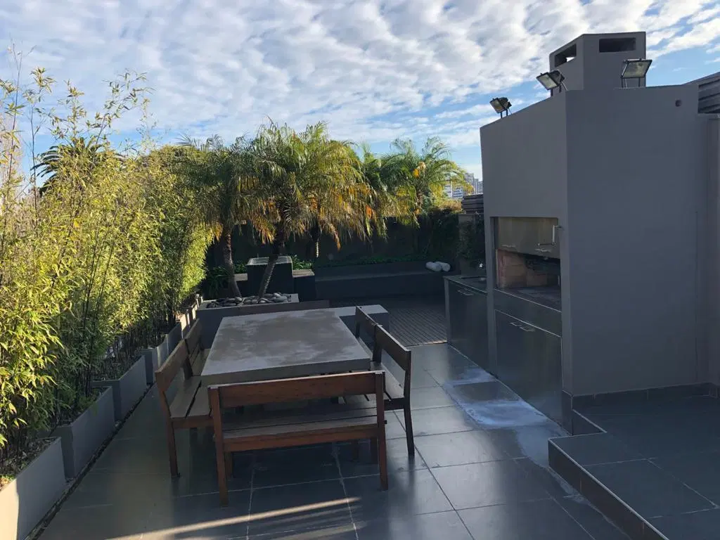 Piso de categoría con terraza propia 3
