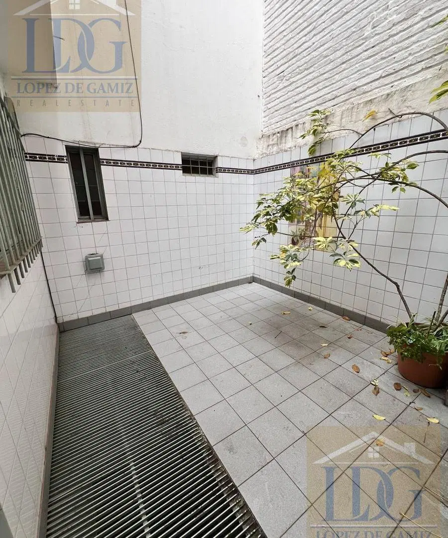 DEPARTAMENTO 1° PISO DUPLEX 4 COCHERAS 5