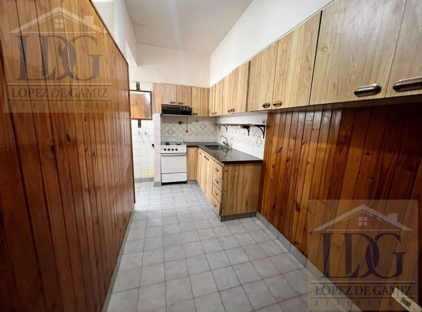 DEPARTAMENTO 1° PISO DUPLEX 4 COCHERAS 8