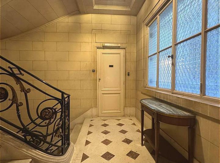 Imponente departamento en plena Avenida Alvear 3