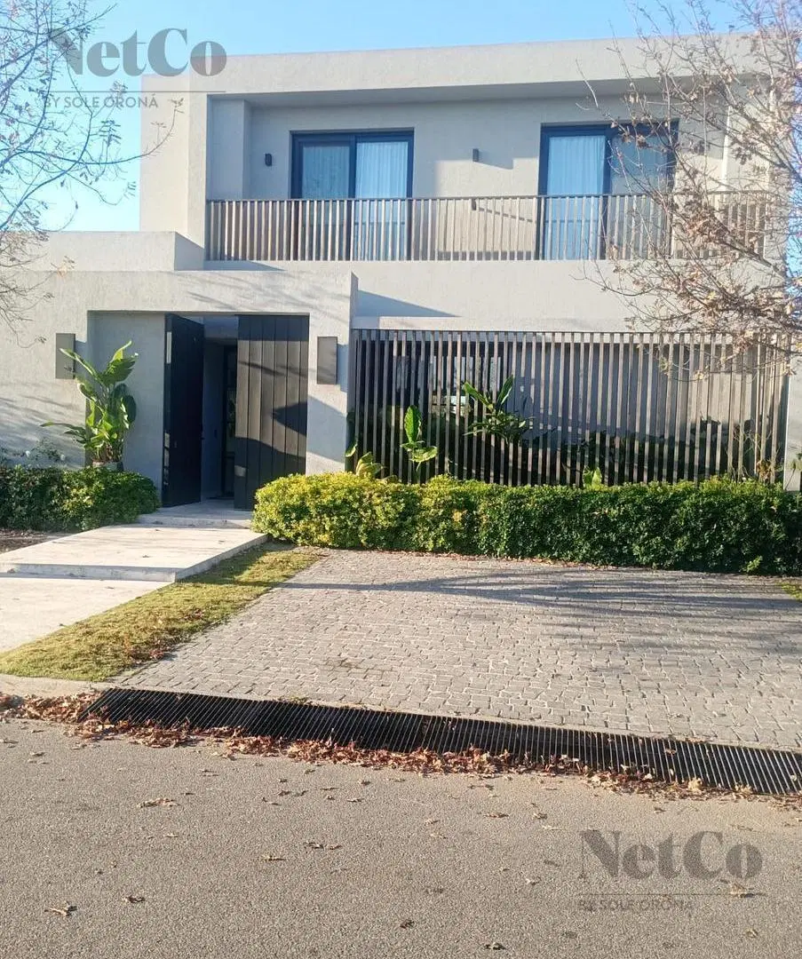 Casa de 4 dormitorios en suite en Ayres Plaza 2