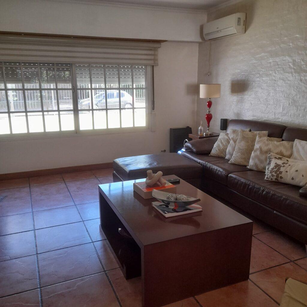 Foto de CASA TIPO CHALET 4 AMB BARRIO LA DOLLY, BRANDSEN, imagen 3