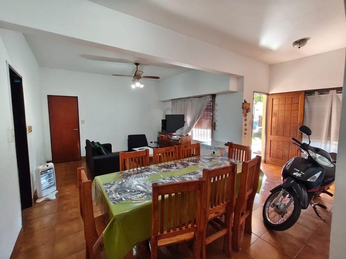 Foto de Retasado Venta de casa 5 Ambientes En El Jagüel, imagen 4
