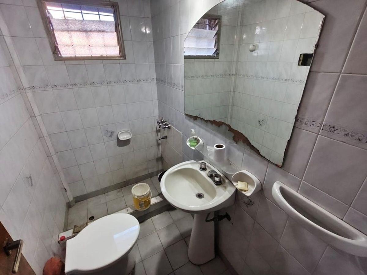 Foto de Retasado Venta de casa 5 Ambientes En El Jagüel, imagen 2