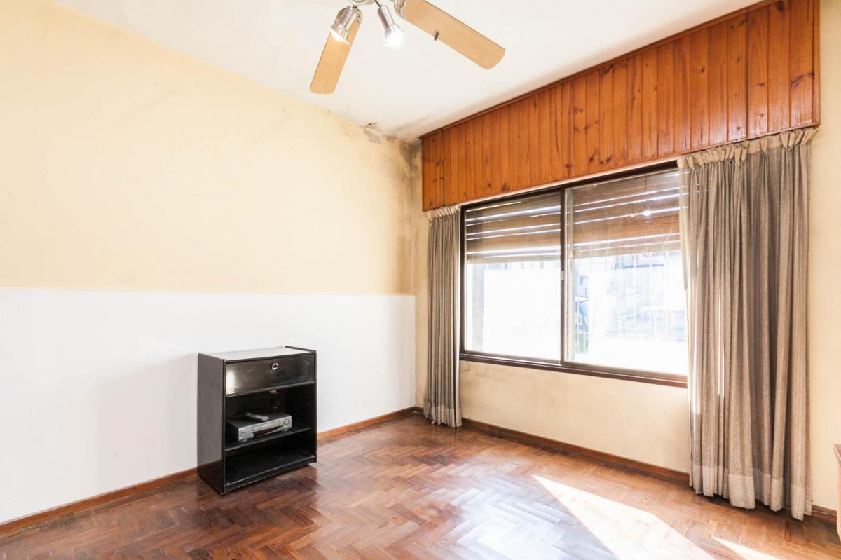 Venta Casa 3 Ambientes en Banfield 4