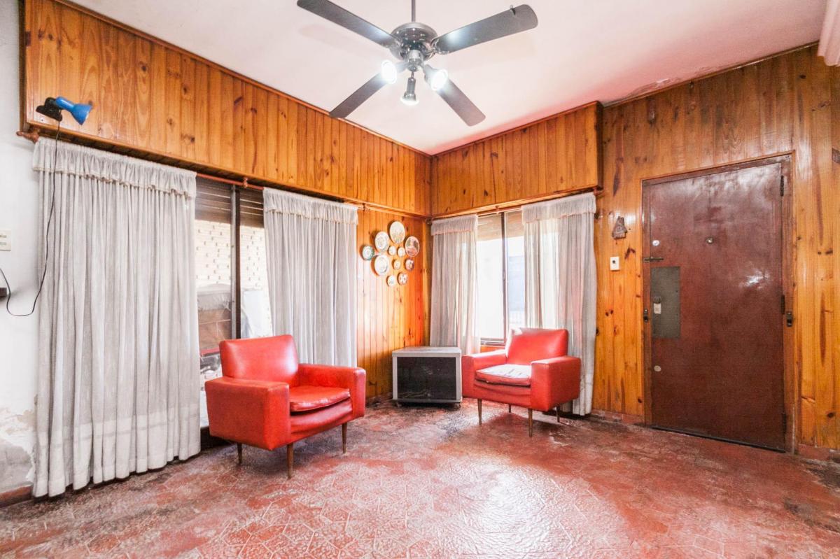 Venta Casa 3 Ambientes en Banfield 2