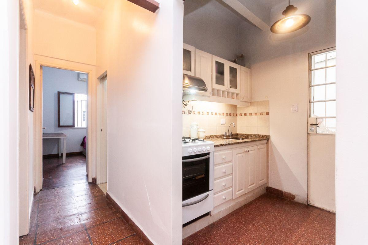 Foto de CASA EN VENTA 3 AMBIENTES CON GARAGE Y FONDO APTA CREDITO EN LOMAS DE, imagen 4