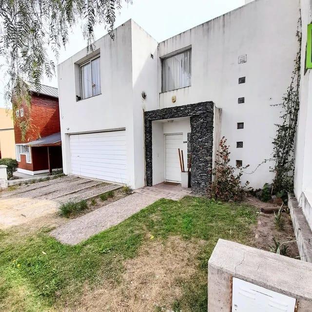 En Venta Excelente Casa en Altos de La Calera - Se Reciben Deptos. 2