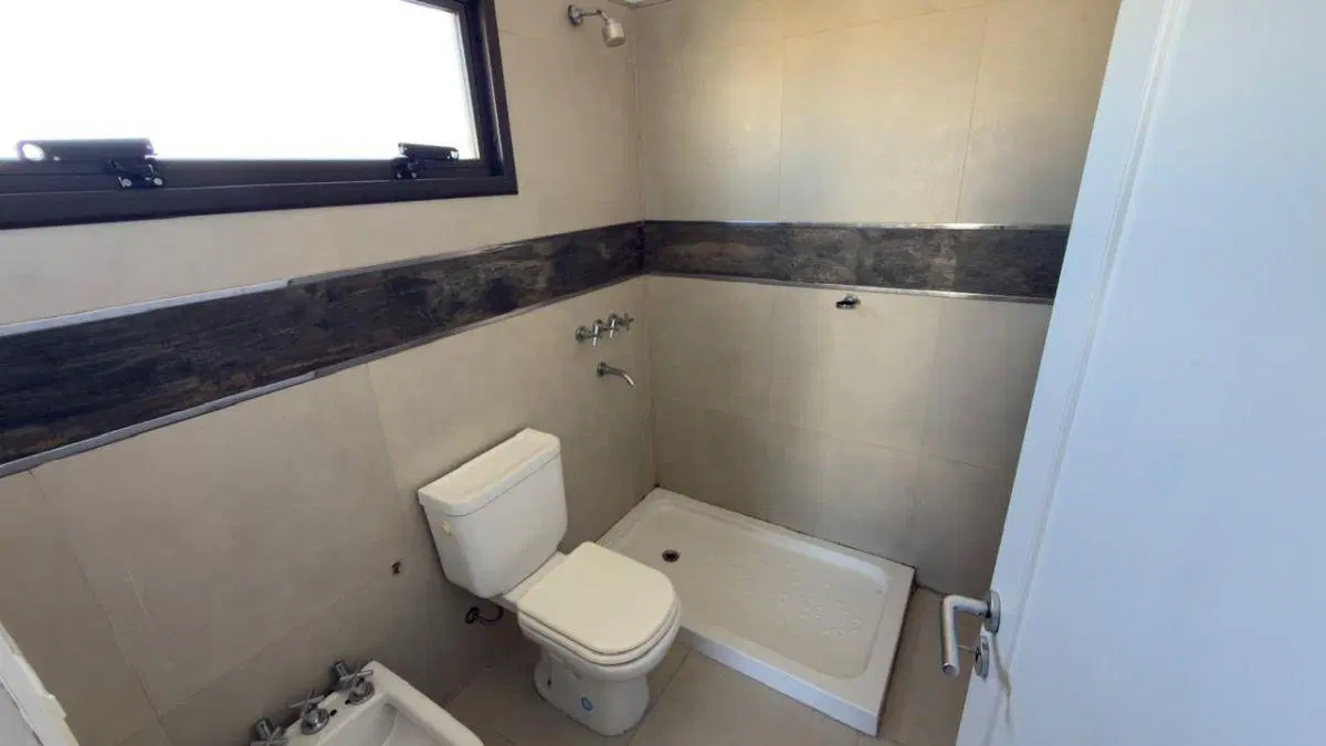 ALQUILER Dúplex 2 Dorm. en Suite en Campo de Vuelo II 2