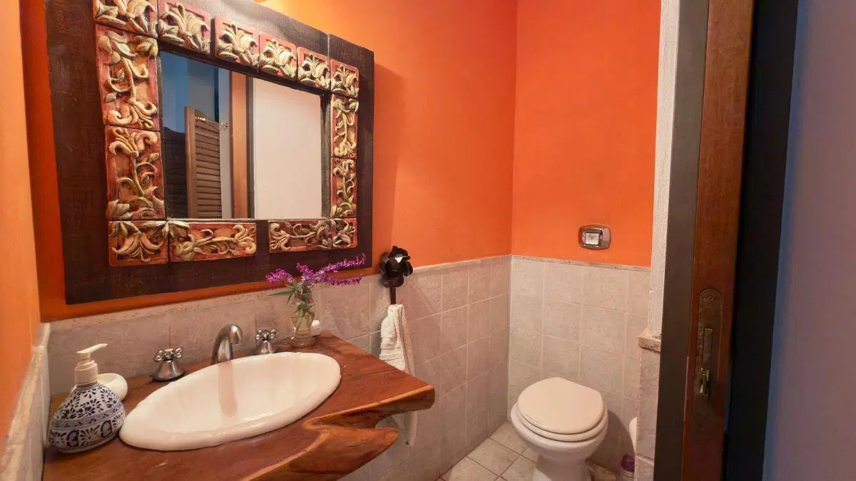 VENTA – Casa de 4 Dorm. en Exclusivo Barrio de Villa Warcalde 4