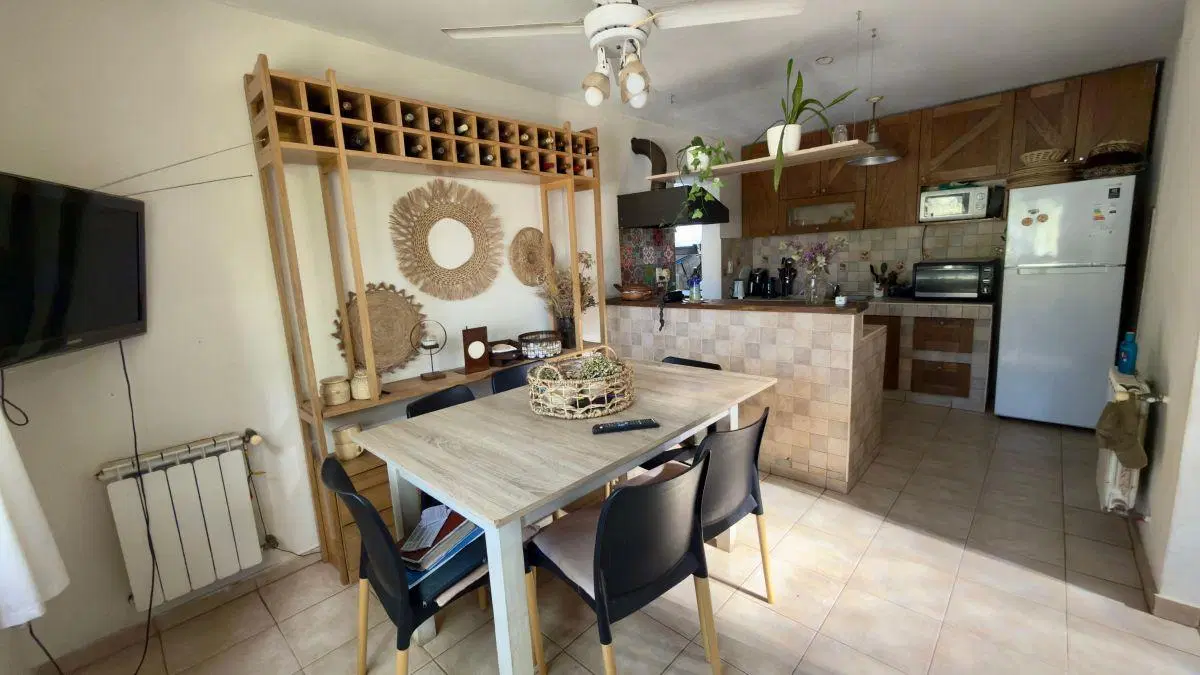 VENTA – Casa de 4 Dorm. en Exclusivo Barrio de Villa Warcalde 5