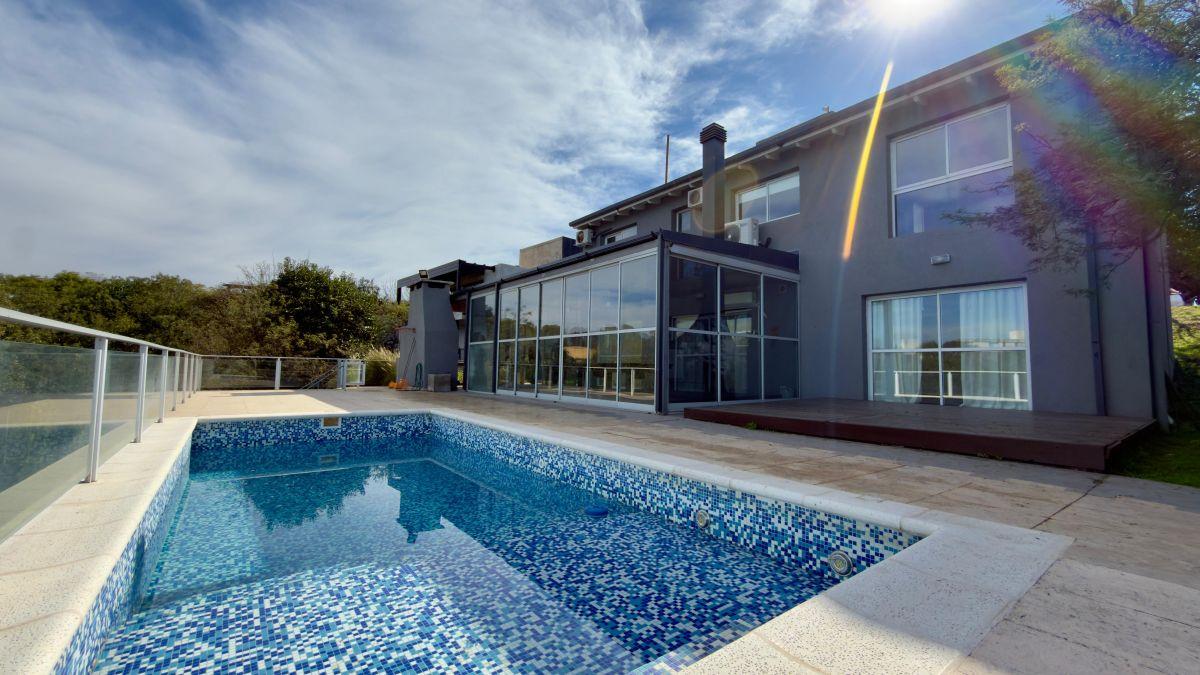 Foto de ¡OPORTUNIDAD! Casa en Venta de 3 Dormitorios, Quincho, Terraza y Pileta, imagen 1