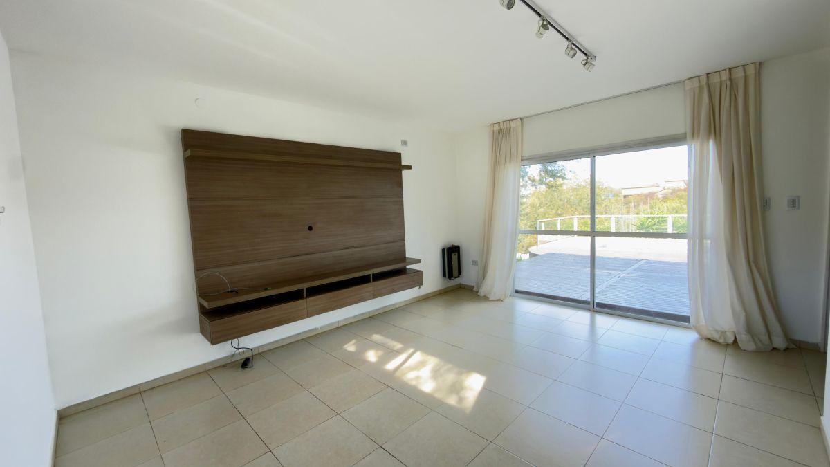 Foto de ¡OPORTUNIDAD! Casa en Venta de 3 Dormitorios, Quincho, Terraza y Pileta, imagen 5