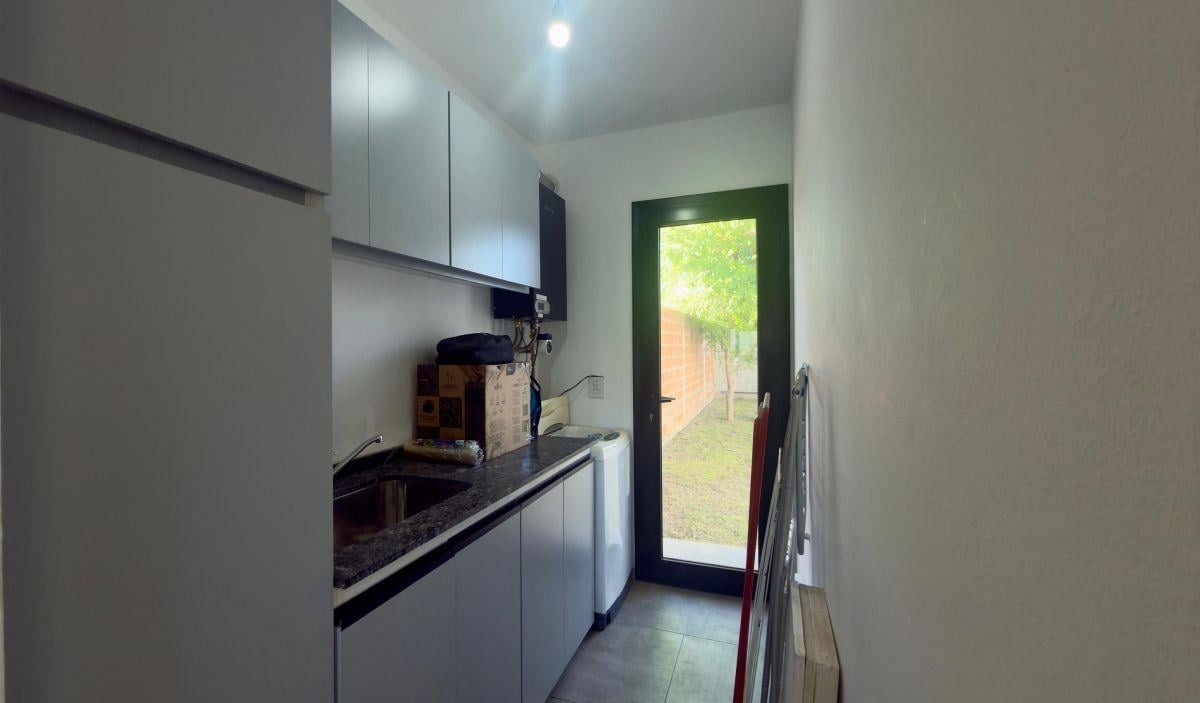 Foto de ¡¡¡OPORTUNIDAD!!! Casa en VENTA en Barrio Comarca de Allende, 3 Dorm, imagen 5