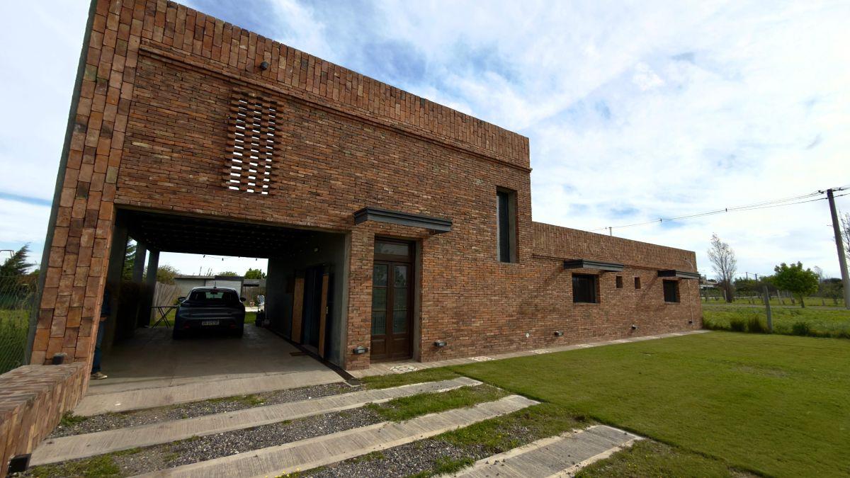 Foto de Venta EXCLUSIVA PROPIEDAD en La Pampeana 3 Dorm. + Escritorio (Ruta, imagen 1