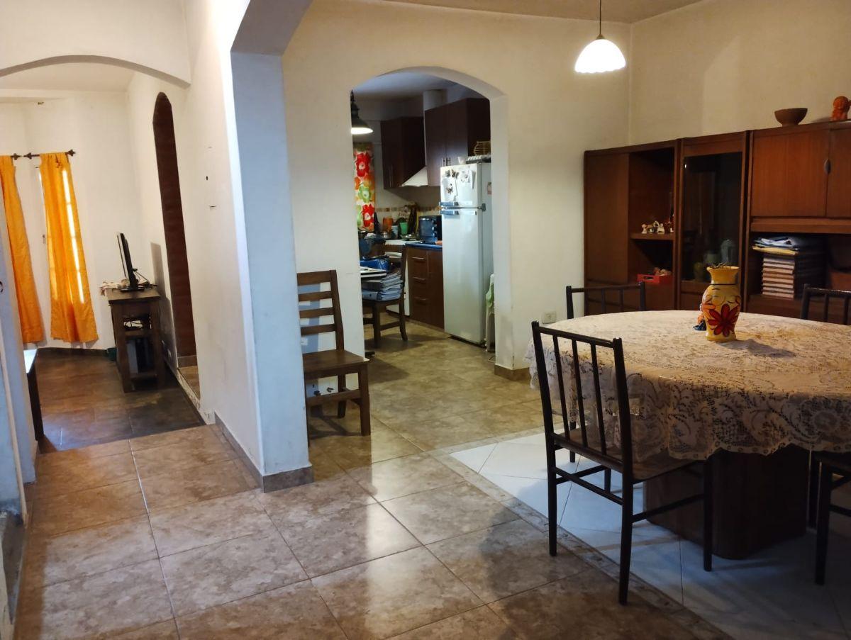 Foto de Casa con 4 habitaciones en venta, en Las Chacras - J. Koslay, imagen 1
