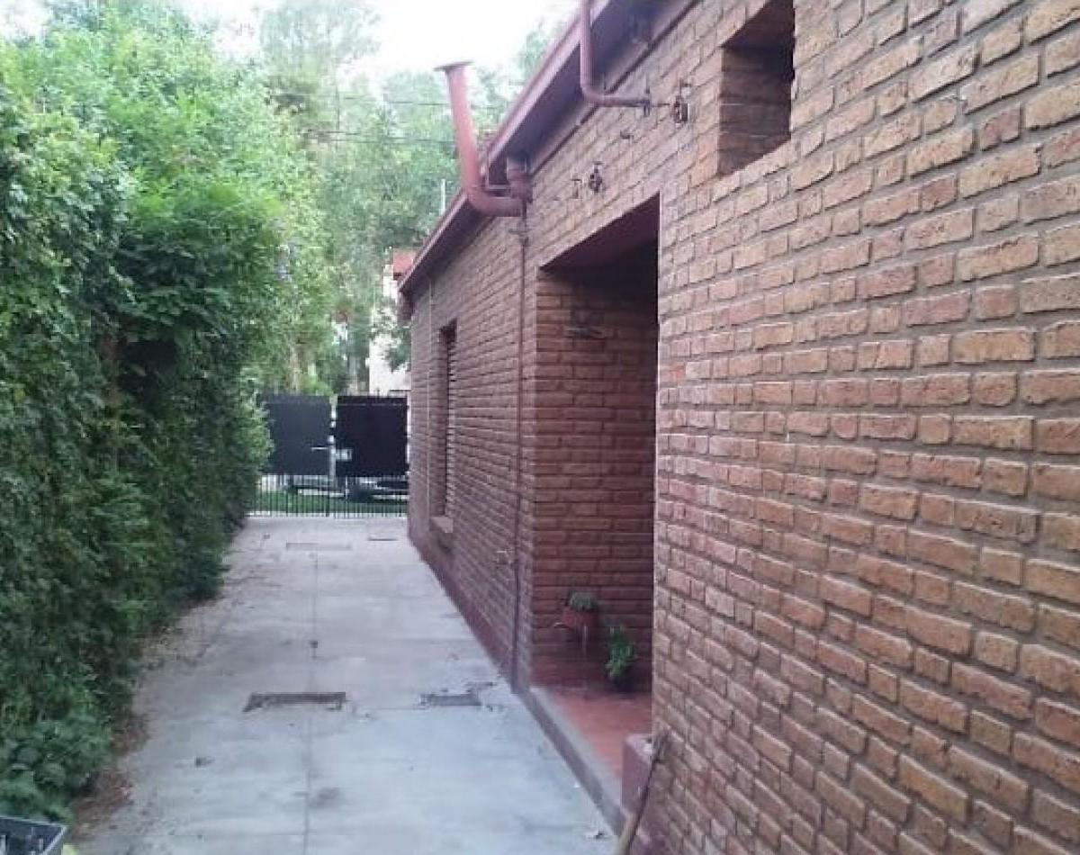 Casa con Departamento y Local Comercial en Monte Vera, Santa Fe 1