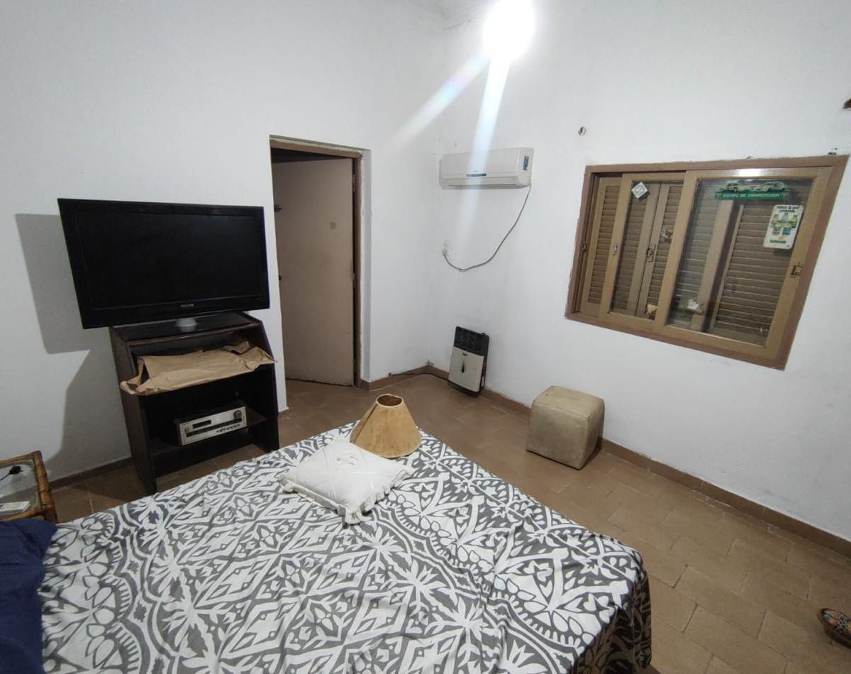 Casa con 4 Dorm., Patio Verde, Todos Los Servicios, Zona Boulevard. en Venta Santa Fe. 4