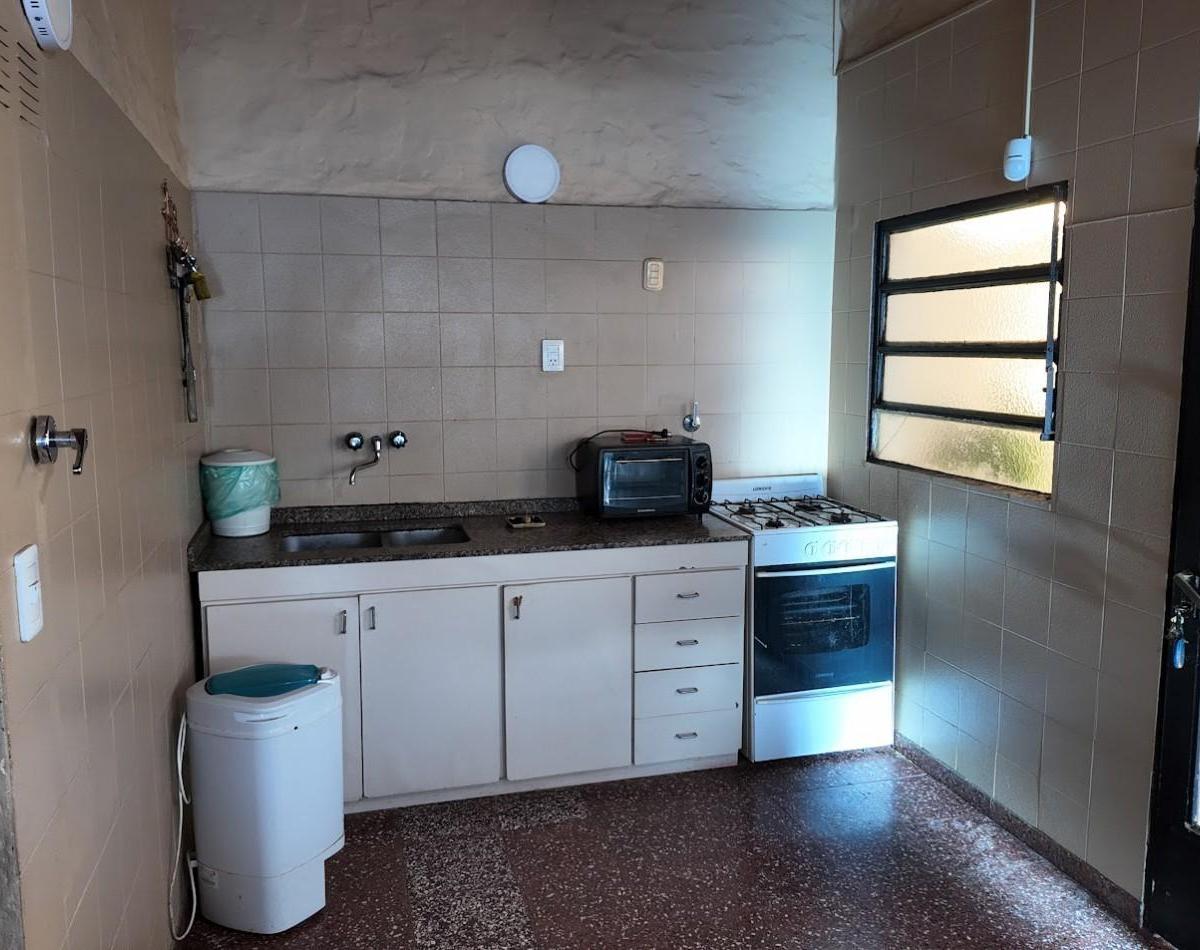Casa de Tres Dorm. y Patio, Barrio Sargento Cabral, Santa Fe 3