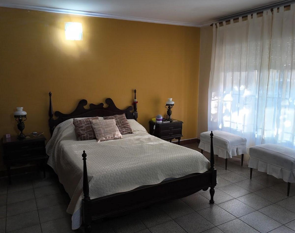 Casa de Tres Dorm. y Patio, Barrio Sargento Cabral, Santa Fe 4