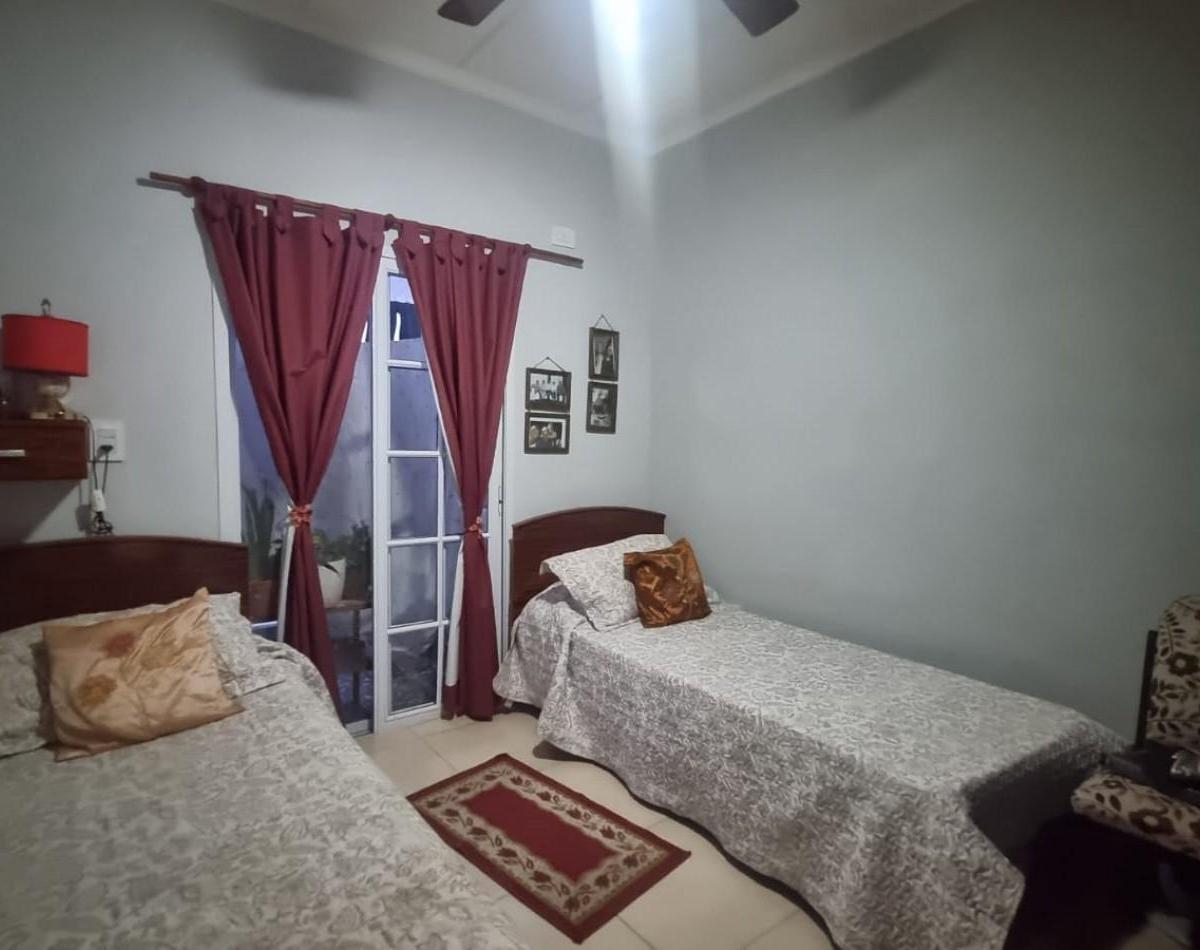 Departamento en Planta Alta, Barrio 7 de Marzo, Santo Tome 4