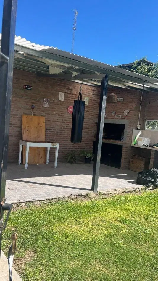 CASA DE DOS DORMITORIOS, COCHERA Y PISCINA, SANTO TOME 4