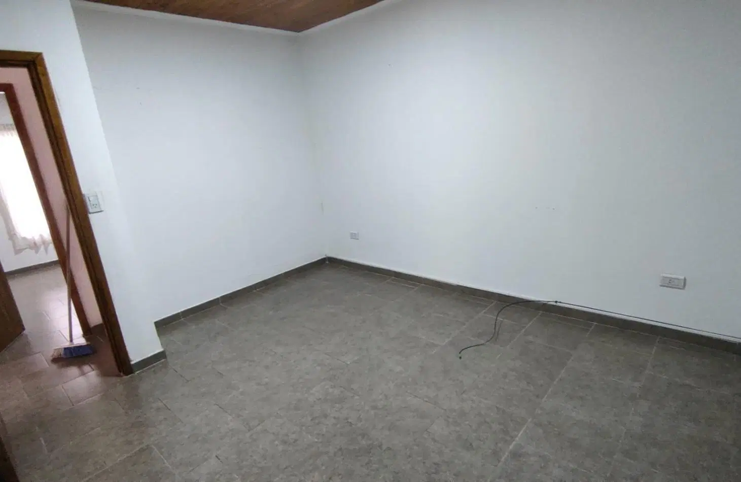 CASA DE DOS DORMITORIOS Y COCHERA, SAUCE VIEJO 3