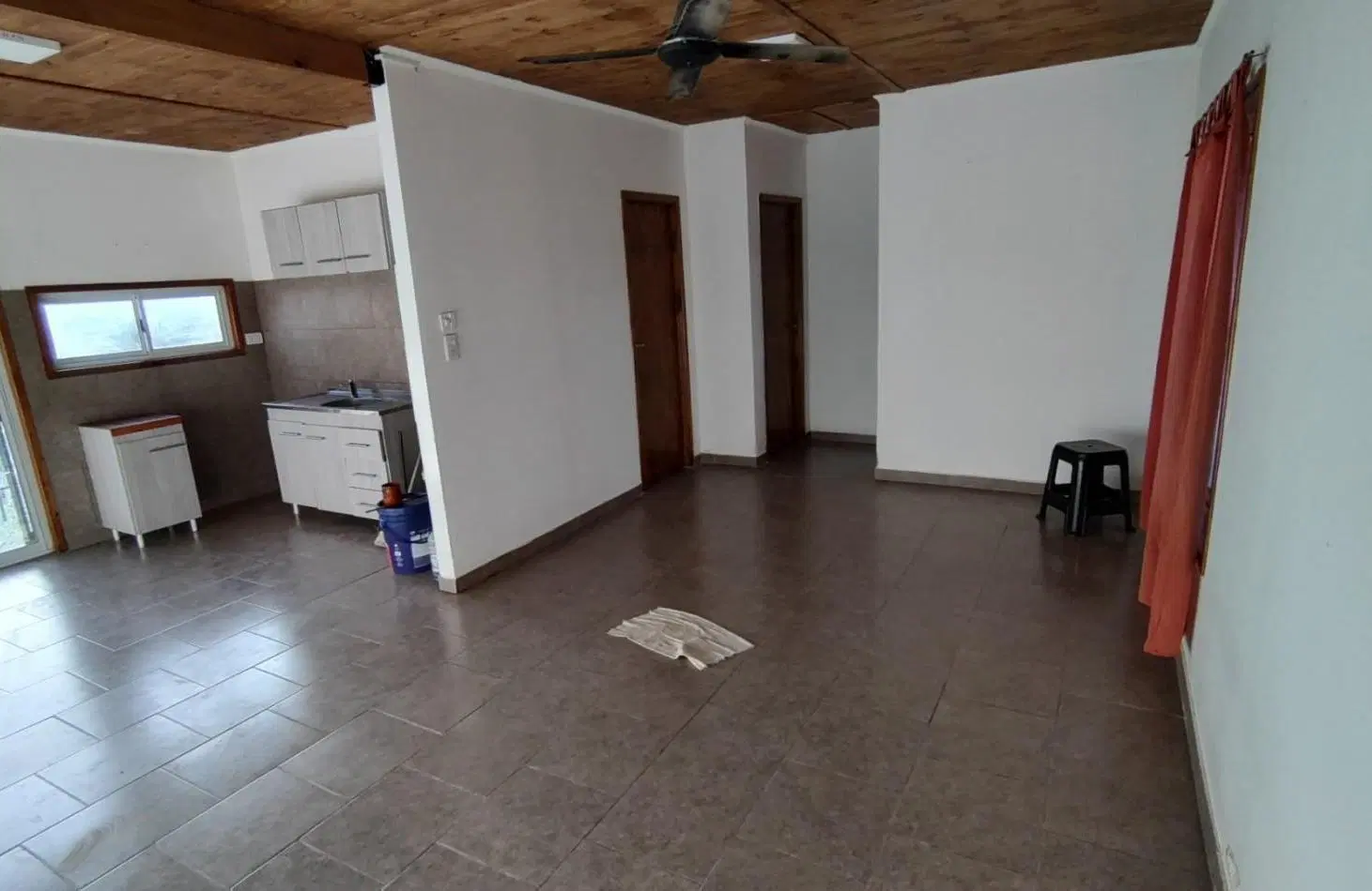 CASA DE DOS DORMITORIOS Y COCHERA, SAUCE VIEJO 5