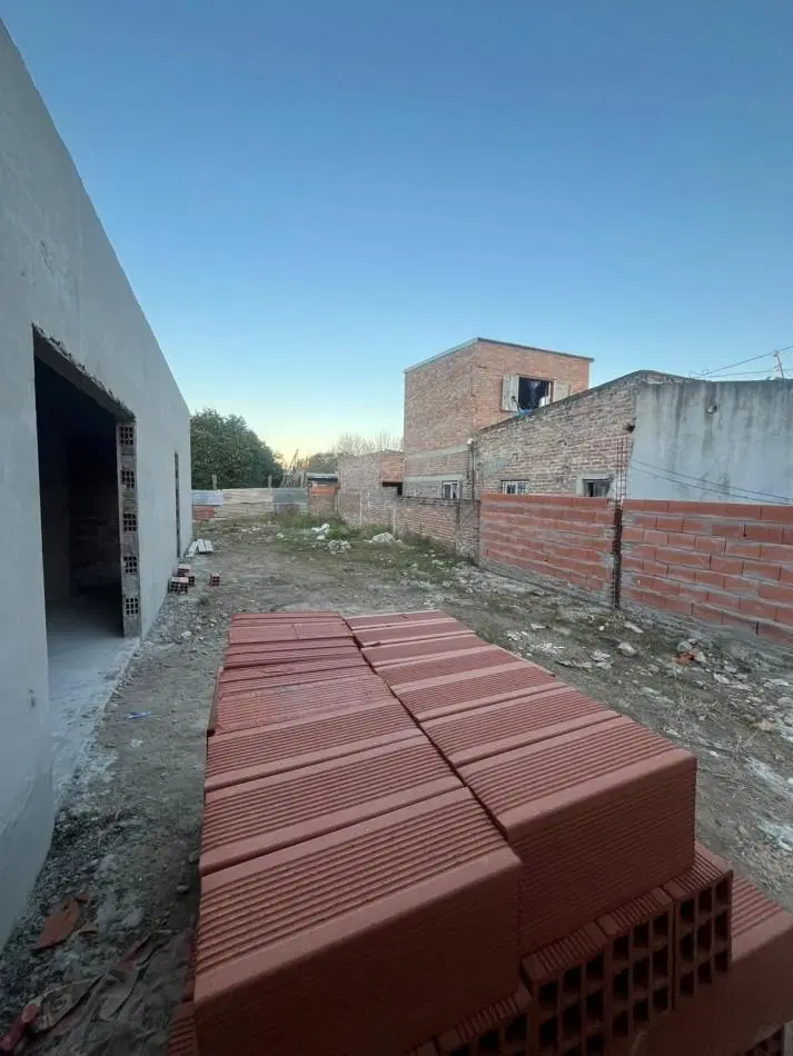 CASA EN CONSTRUCCION EN ZONA NORTE - SANTA FE 2