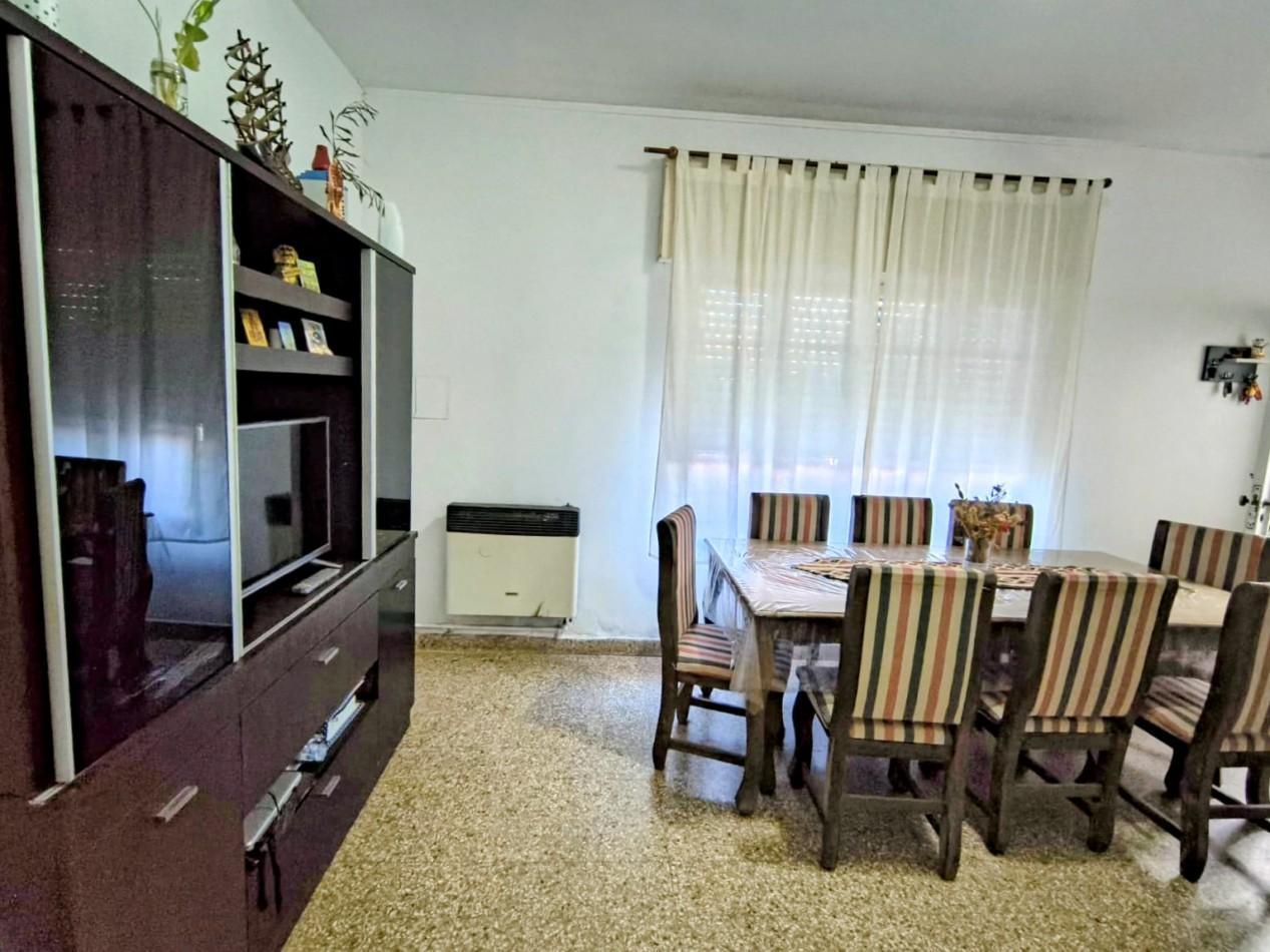 Foto de CASA DE 3 DORMITORIOS, COCHERA Y TODOS LOS SERVICIOS - ZONA UNIVERSIDAD, imagen 1