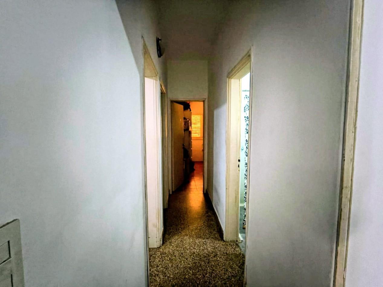 Foto de CASA DE 3 DORMITORIOS, COCHERA Y TODOS LOS SERVICIOS - ZONA UNIVERSIDAD, imagen 2