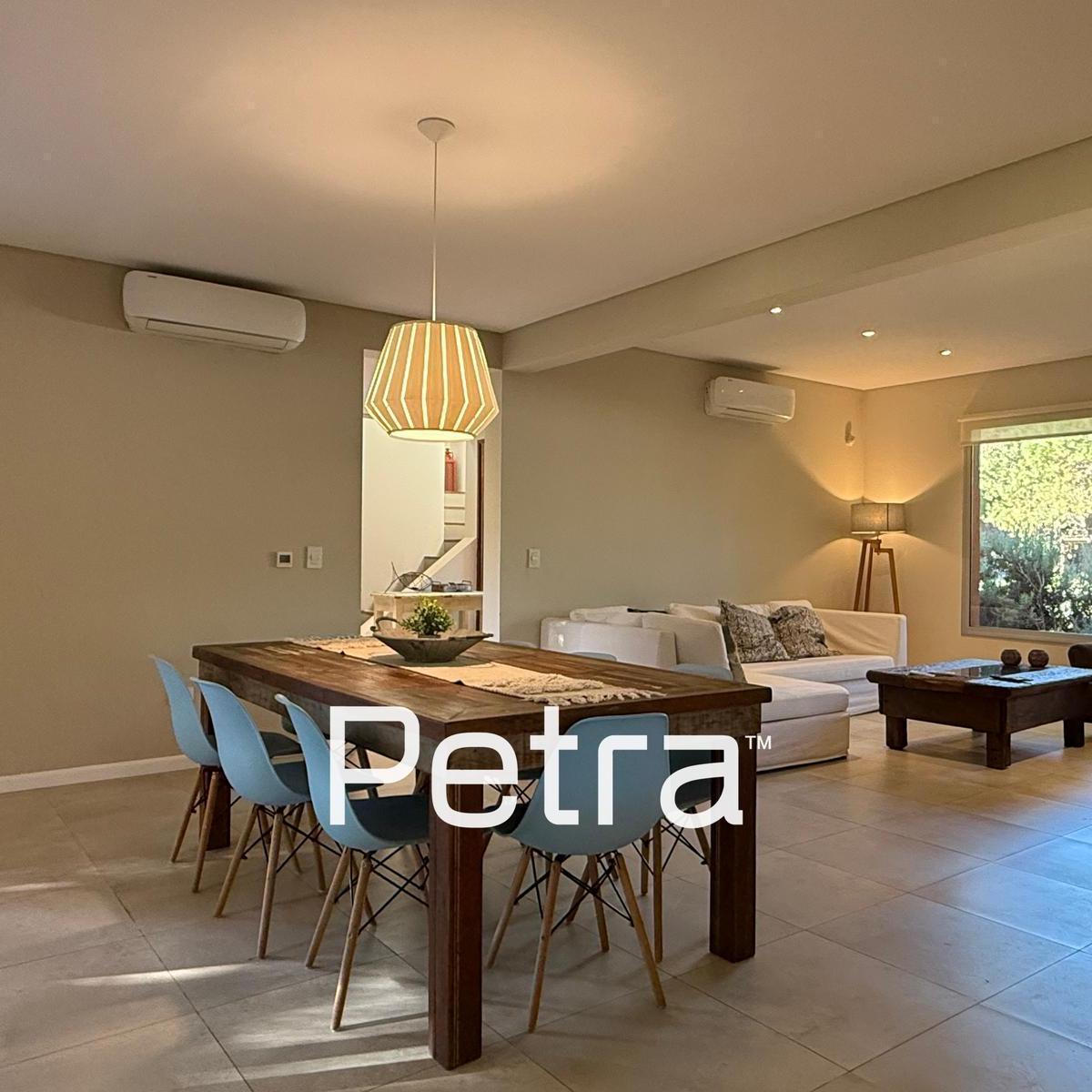 Casa en Venta en Costa Esmeralda 2