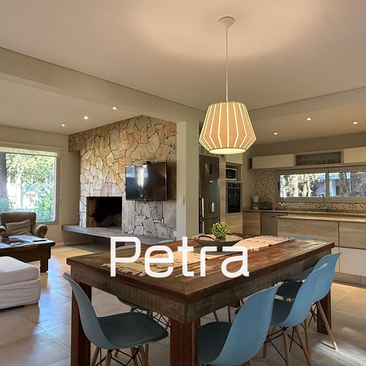 Casa en Venta en Costa Esmeralda 5