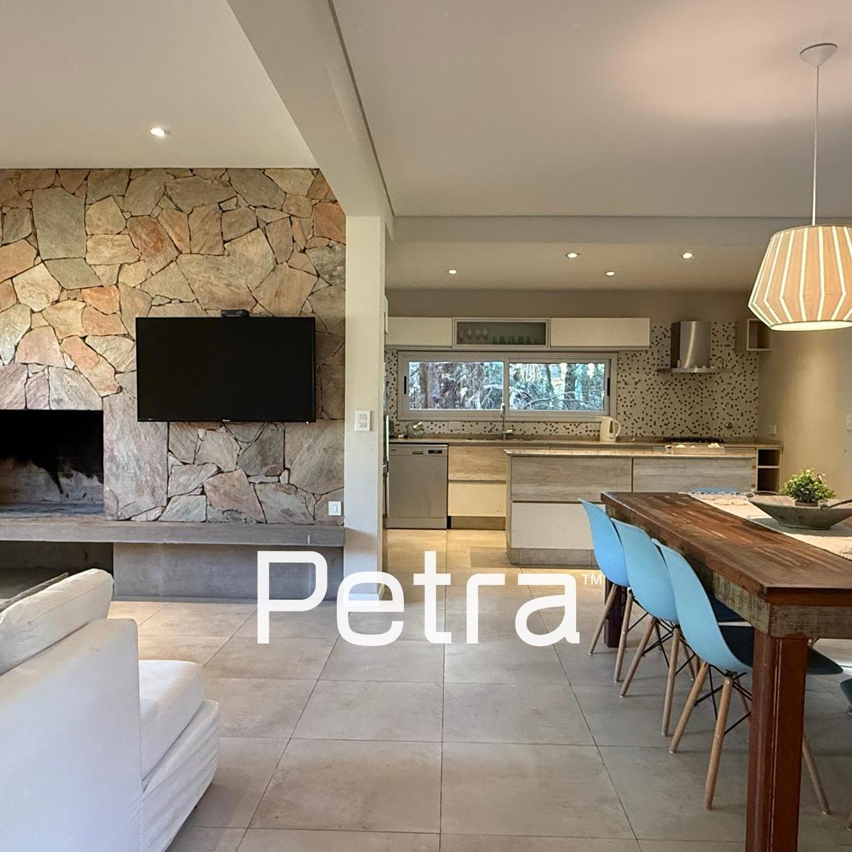 Casa en Venta en Costa Esmeralda 1