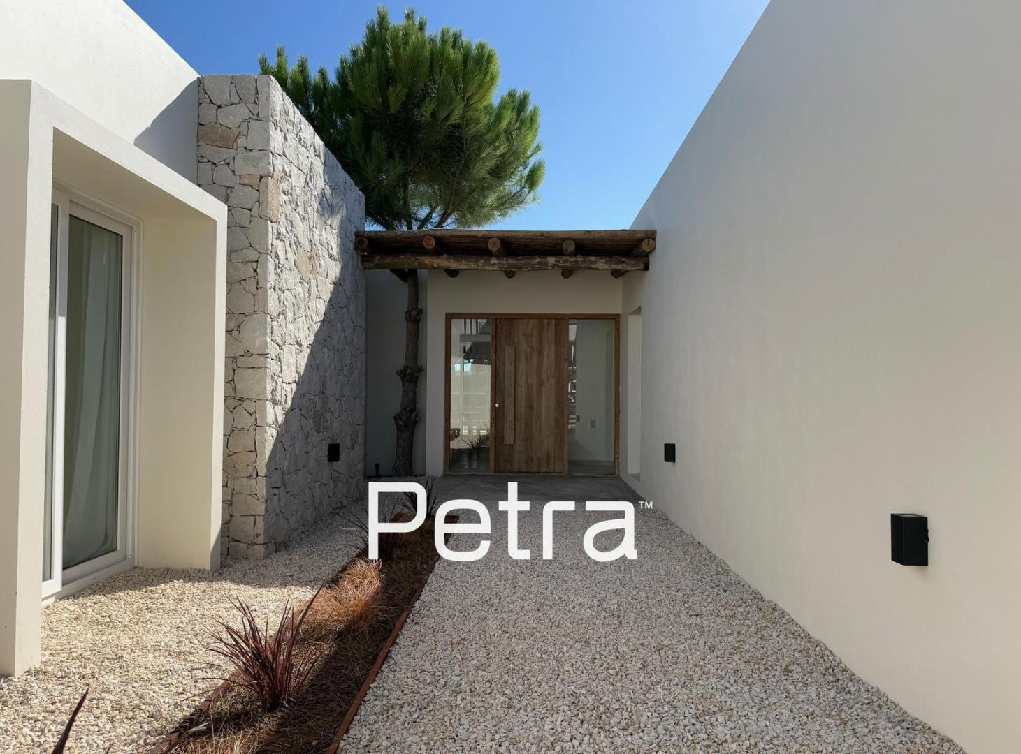 Casa en  Venta a Estrenar en Costa Esmeralda. Estilo Mediterraneo