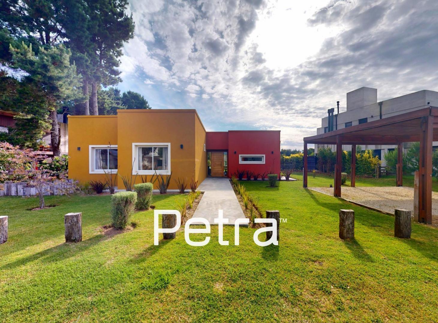 Casa en Venta en Costa Esmeralda. 3 habitaciones en suite